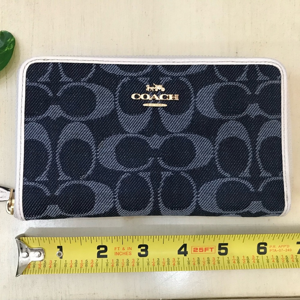 Coach Navy and Cream Zip Wallet